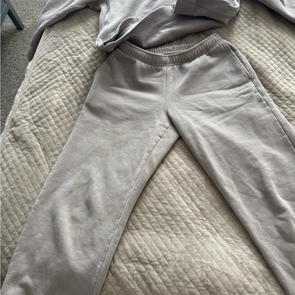 Aritzia sweatfleece set - Picture 2 of 5